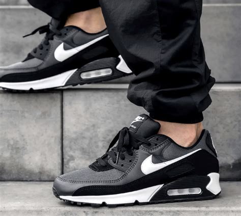 Nike Air Max 90 Men's Shoes. Nike.com